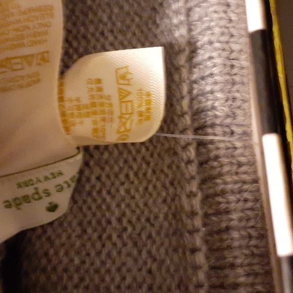 KATE SPADE 2pc HAT/ GLOVE SET WITH BOW & BOX - Picture 6 of 10